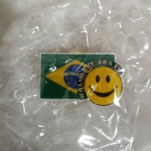 Walmart Brazil Smiley Face Flag Enamel Lapel Pin Employee Collectible Gold Tone